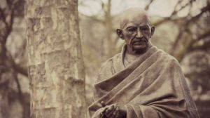 gandhi (1)